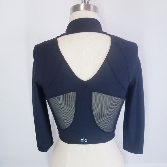 Alo Yoga | Black Crop Performance wears XS - Picture 9 of 13